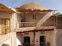 Амулет Мадраса находится в медресе Саид-Камоль 1868 года постройки и отрекунструированном в недавнем времени, в старом городе 200 метров от Ляби-Хауза